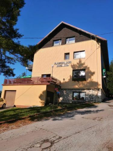 Planinski Dom Gore Aparthotel Dol pri Hrastniku Exterior foto